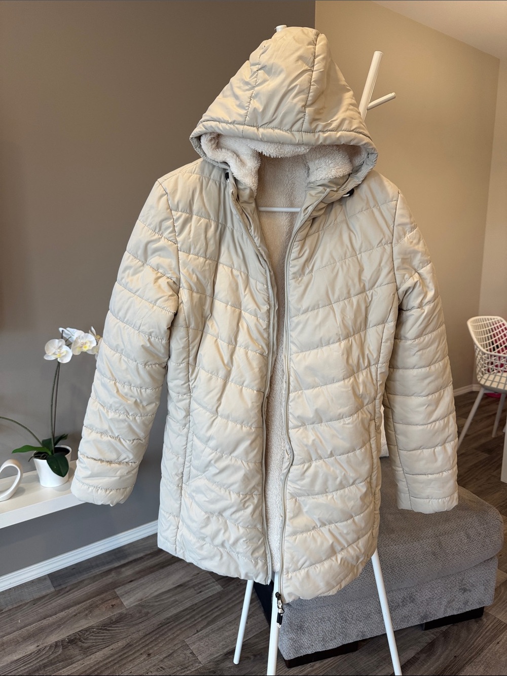 Lole Cream Quilted Hooded Puffer Jacket